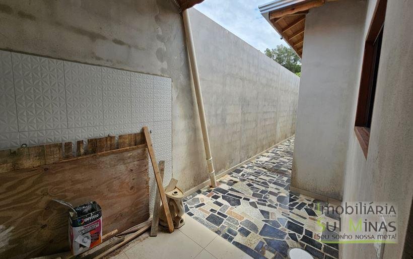 Casa com 3 dormitórios próximo ao centro à Venda no Córrego do Bom Jesus Cód. 2081 (13)