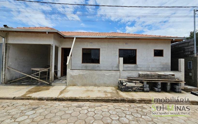 Casa com 3 dormitórios próximo ao centro à Venda no Córrego do Bom Jesus Cód. 2081 (14)