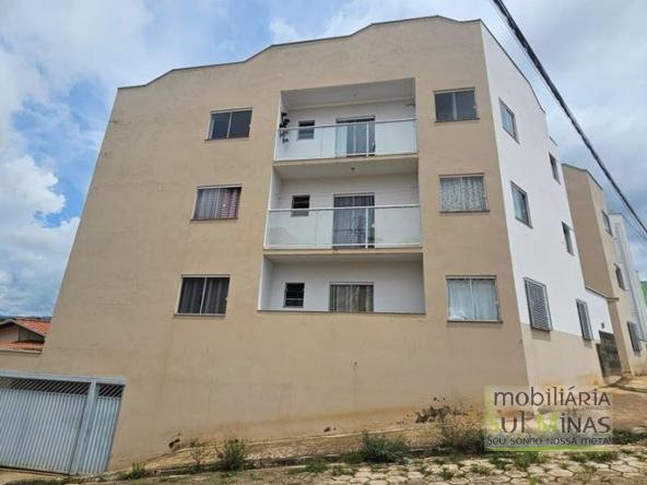 Apartamento com 2 dormitórios e varanda à Venda em Cambuí MG Cód 2091 (1)