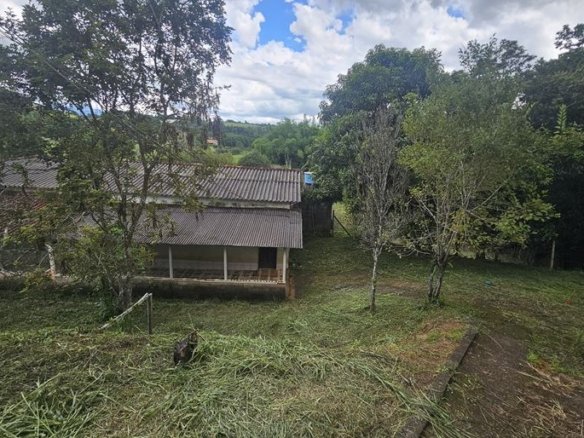 Chácara com 2.000 m² escriturada à Venda em Cambuí MG Cód. 2079 (3)