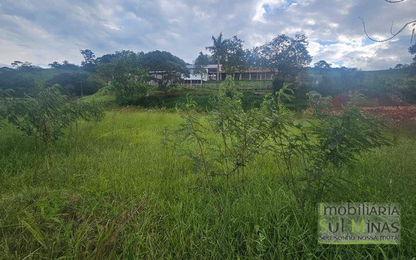 Lote plano e amplo à Venda em Cambuí MG Cód. 2096 (1)