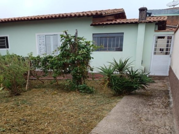 Casa com 400 m² de Lote à Venda em Bom Repouso Cód. 2117 (4)