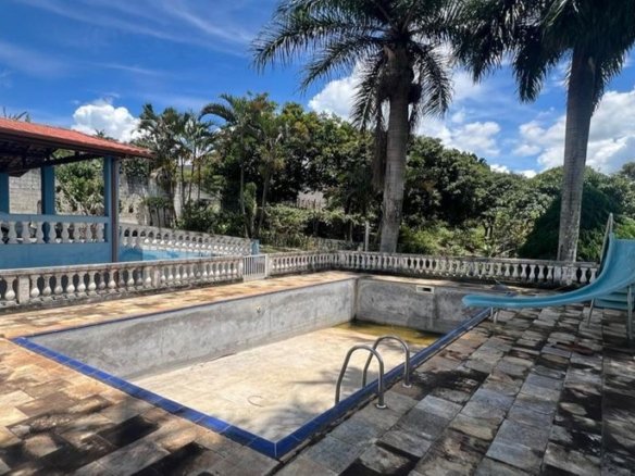 Chácara de 2000m² com piscina à Venda em Extrema MG Cód. 2113 (14)