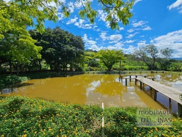 Chácara de 2700m² com tanque de peixe à Venda em Cambuí MG Cód. 2121 (26)