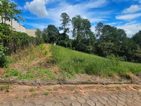 Lote de 463,75m² com ótima localização à Venda no Córrego do Bom Jesus MG Cód. 2112 (1)