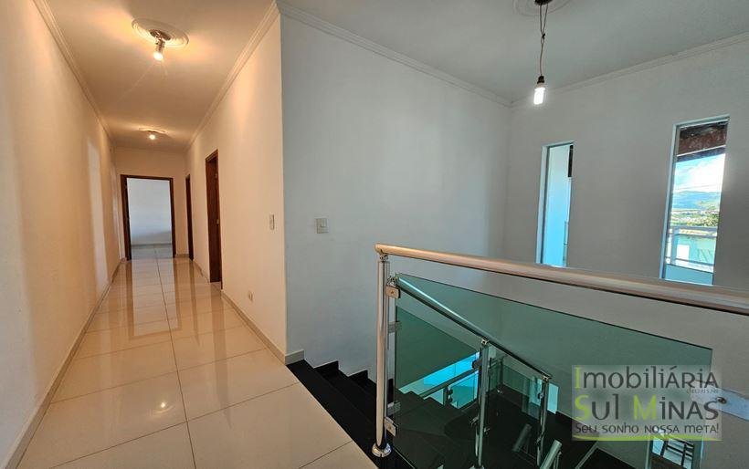 Casa de Alto Padrão com Piscina e Cascata à Venda em Cambuí MG Cód. 2142 (20)