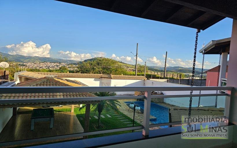 Casa de Alto Padrão com Piscina e Cascata à Venda em Cambuí MG Cód. 2142 (21)