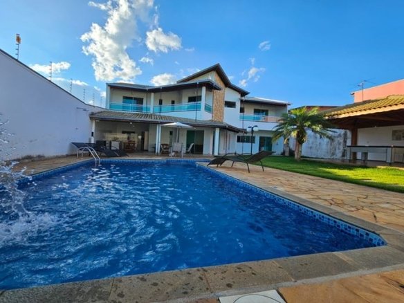 Casa de Alto Padrão com Piscina e Cascata à Venda em Cambuí MG Cód. 2142 (26)
