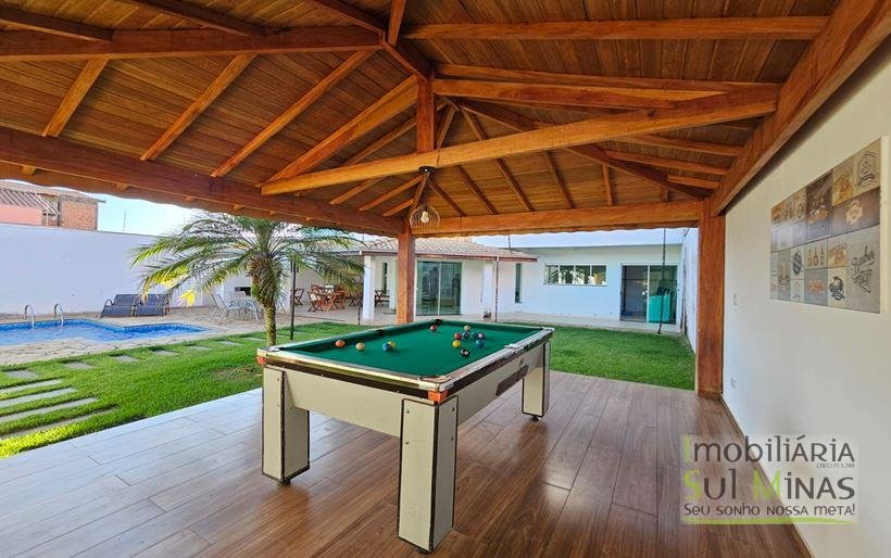 Casa de Alto Padrão com Piscina e Cascata à Venda em Cambuí MG Cód. 2142 (27)