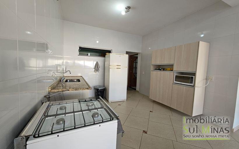 Casa de Alto Padrão com Piscina e Cascata à Venda em Cambuí MG Cód. 2142 (5)