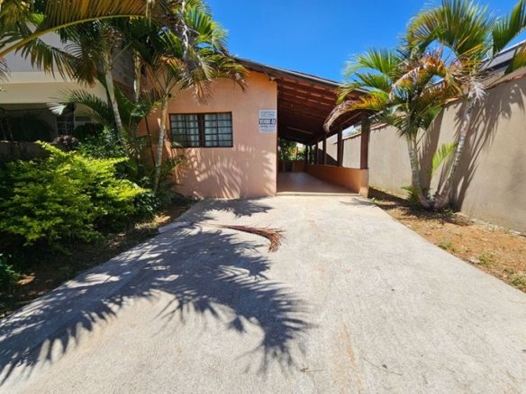 Casa plana à Venda em Cambuí MG Cód. 2115 (1)