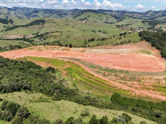 Área Industrial no Sul de Minas 98.000 m ² de platô Pronto para Construir COD2158 (1)