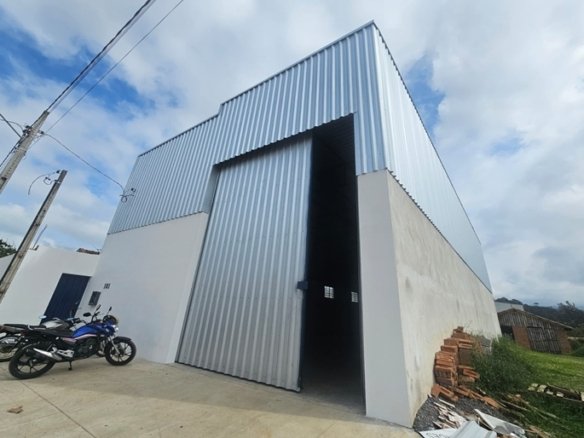 Galpao Novo de 300m² para Locação em Cambui MG cod 2163 (2)