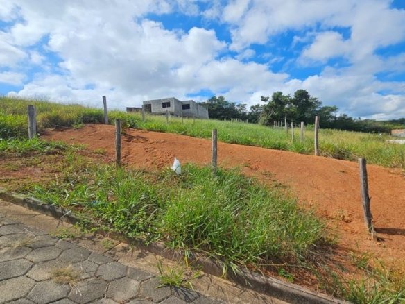 Lote 160m² à Venda em Cambuí MG Cód. 2148 (2)