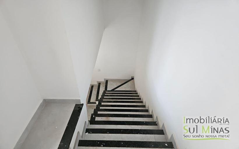 Sobrado com 3 quartos à Venda em Cambuí MG Cód. 2152 (3)