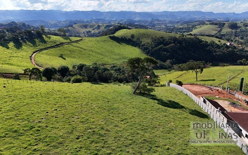 Terreno de 20.000 m² com Ótimo Aproveitamento à Venda no Córrego do Bom Jesus MG Cód. 1855 (1)