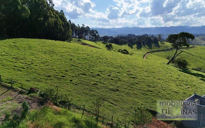 Terreno de 20.000 m² com Ótimo Aproveitamento à Venda no Córrego do Bom Jesus MG Cód. 1855 (6)