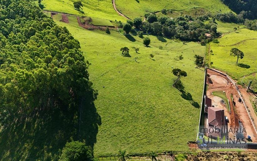 Terreno de 20.000 m² com Ótimo Aproveitamento à Venda no Córrego do Bom Jesus MG Cód. 1855 (8)