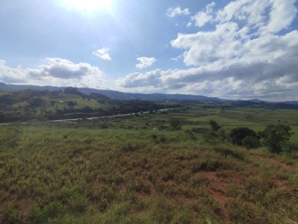 Terreno plano com 1070m² à Venda em Cambuí MG COD (5)