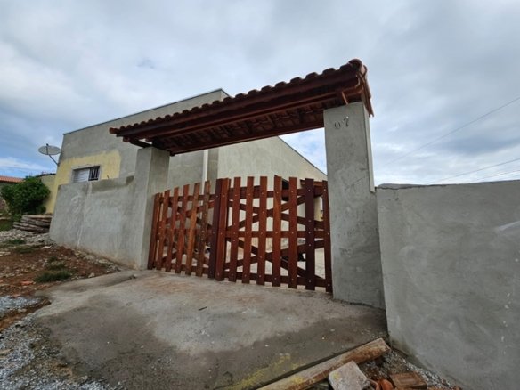 Casa arejada com 2 dormitórios à Venda em Cambuí MG COD 2175 (3)