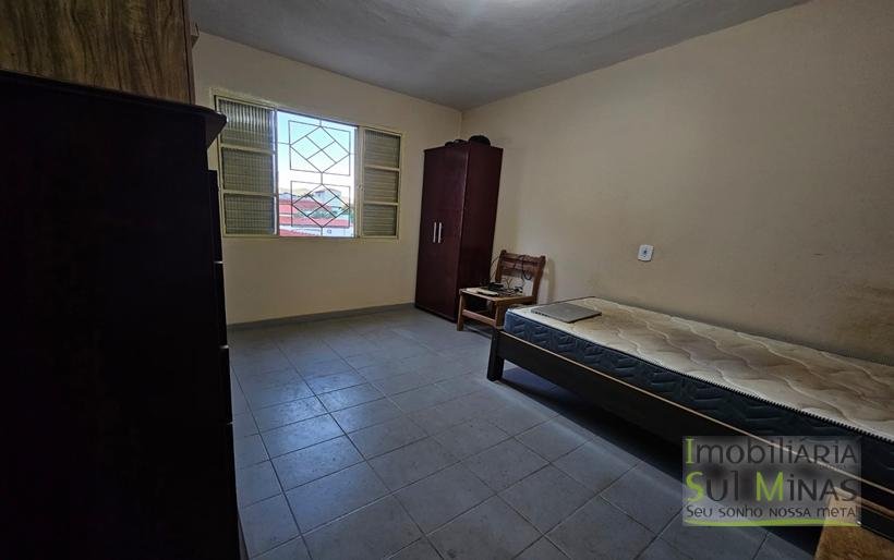Casa com 4 Quartos em Ótimo Bairroa Venda em Cambui MG (10) (Copy)