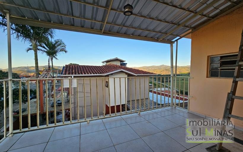 Casa com 4 Quartos em Ótimo Bairroa Venda em Cambui MG (11) (Copy)