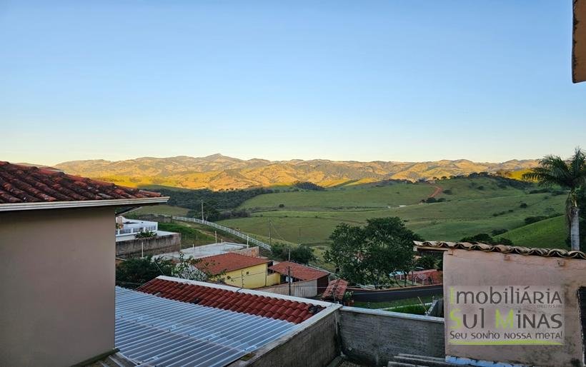 Casa com 4 Quartos em Ótimo Bairroa Venda em Cambui MG (12) (Copy)