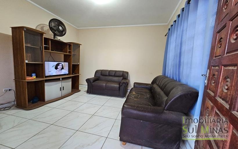 Casa com 4 Quartos em Ótimo Bairroa Venda em Cambui MG (4) (Copy)