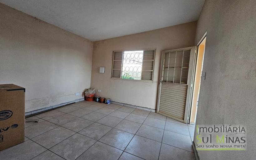 Casa com 4 Quartos em Ótimo Bairroa Venda em Cambui MG (8) (Copy)