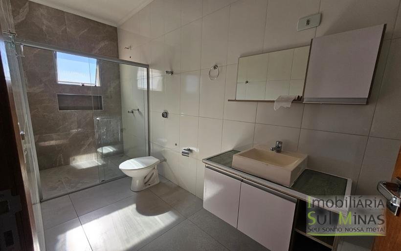 Casa para Locação em Cambuí MG Ampla, Confortável e Bem Localizada! COD 2189 (2)