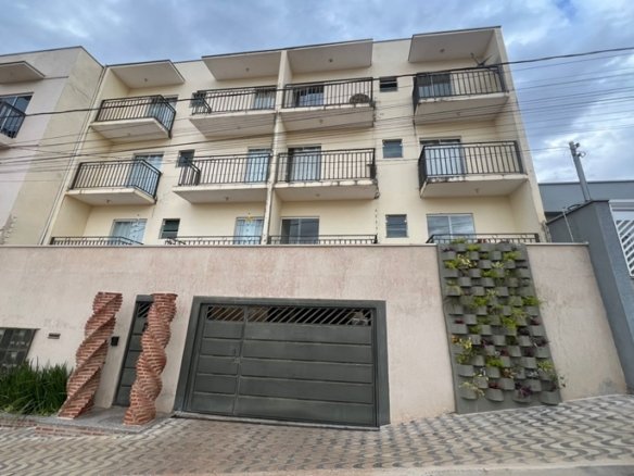 Apartamento para Locação com 2 quartos e varanda em Cambuí MG COD2202 (2)