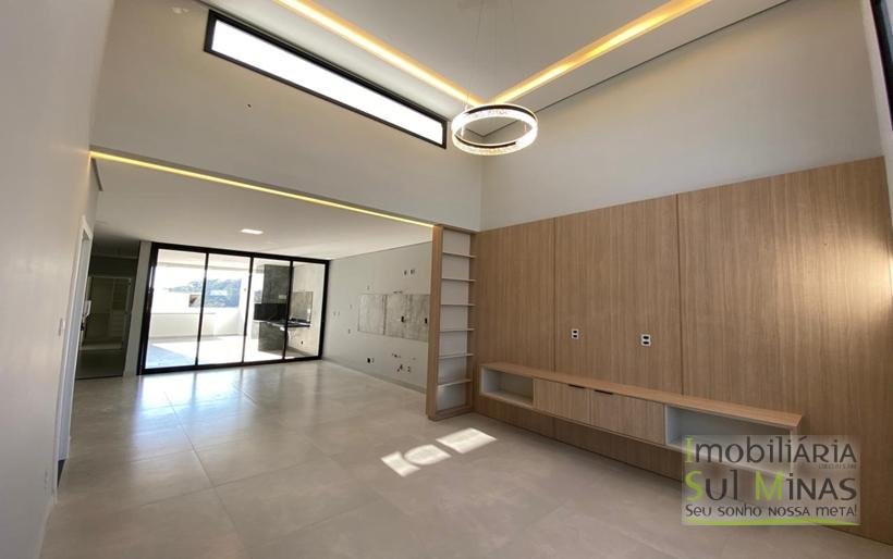 Casa moderna e de alto Padrão à Venda em Cambuí MG Cód. 1997 (49)