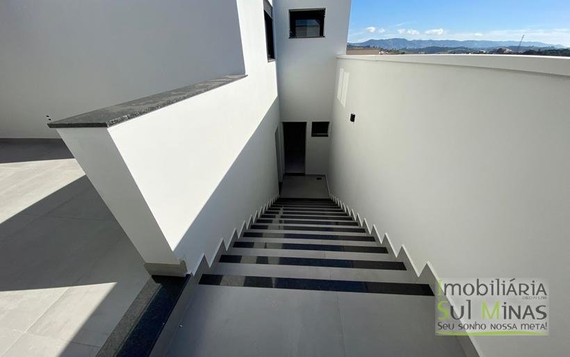 Casa moderna e de alto Padrão à Venda em Cambuí MG Cód. 1997 (67)