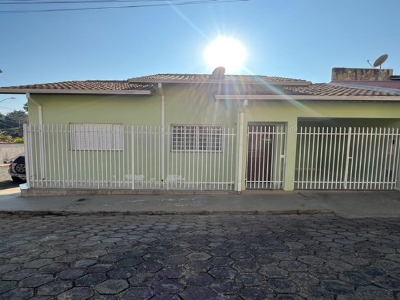Casa térrea com 2 dormitórios para locação em Cambuí MG COD2193 (10)