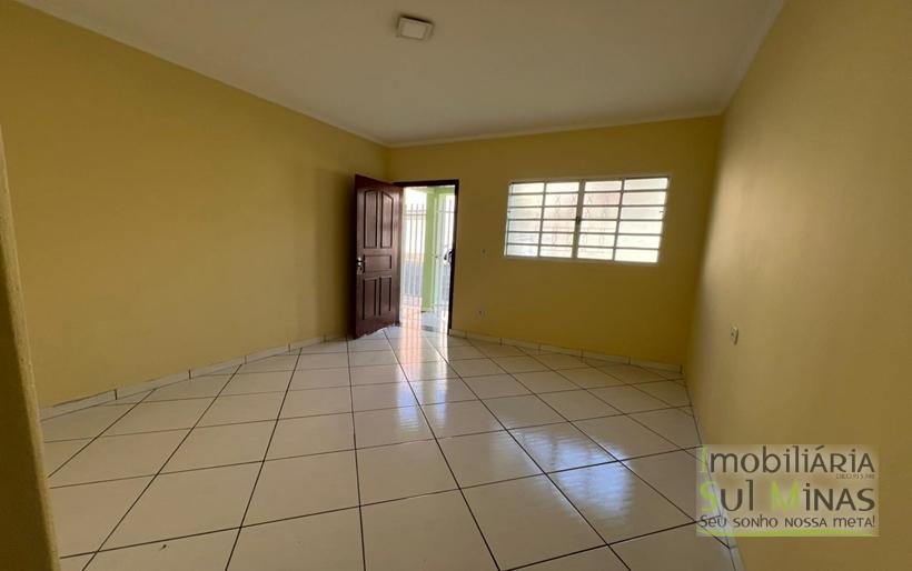 Casa térrea com 2 dormitórios para locação em Cambuí MG COD2193 (12)