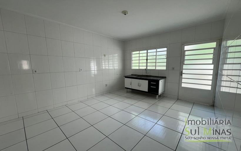 Casa térrea com 2 dormitórios para locação em Cambuí MG COD2193 (5)