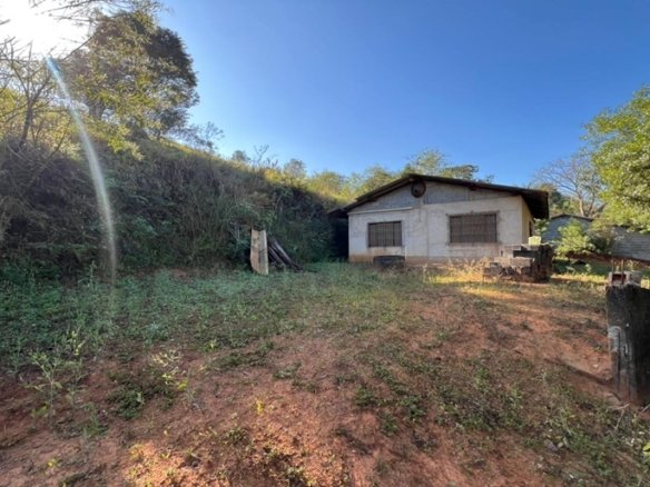 Chácara de 6.000m2 escriturada a 850m de Cambuí MG À Venda COD2200 (4)