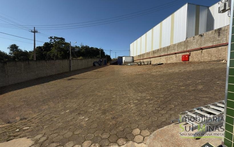 Galpão para Locação com 2.000 m² em CambuíMG – Estrutura Completa para Sua Empresa COD2197 (4)