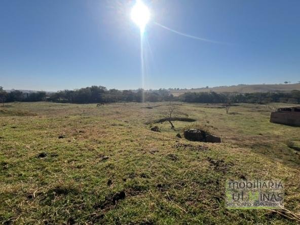 Área Industrial com 54.000m² à Venda em Estiva MG (15) COD2245