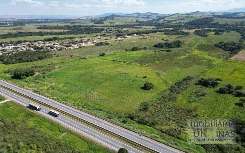 Área Industrial de 150.000m² à Venda em Pouso Aegre MG (5) (Copy)