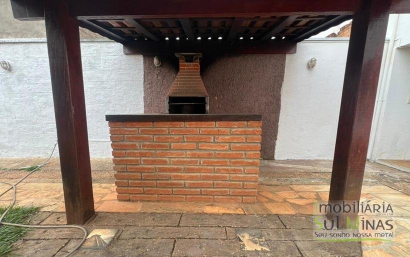 Casa Aconchegante com 186m² de construção À Venda em Cambuí MG COD2255 (13)
