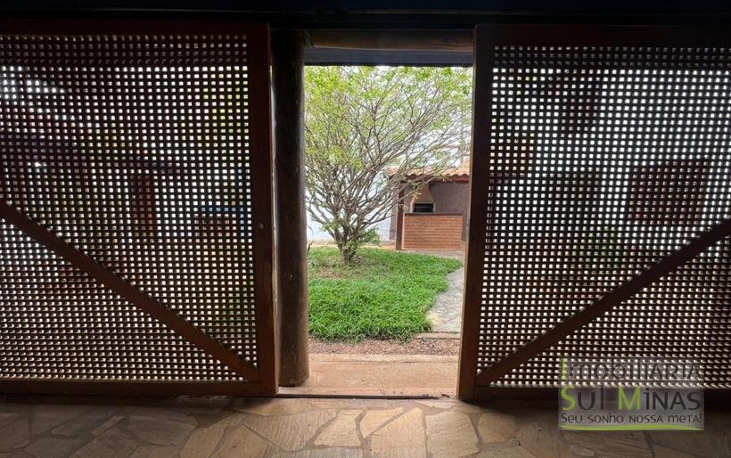 Casa Aconchegante com 186m² de construção À Venda em Cambuí MG COD2255 (18)