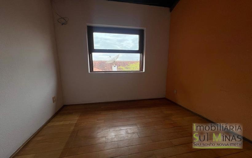 Casa Aconchegante com 186m² de construção À Venda em Cambuí MG COD2255 (2)