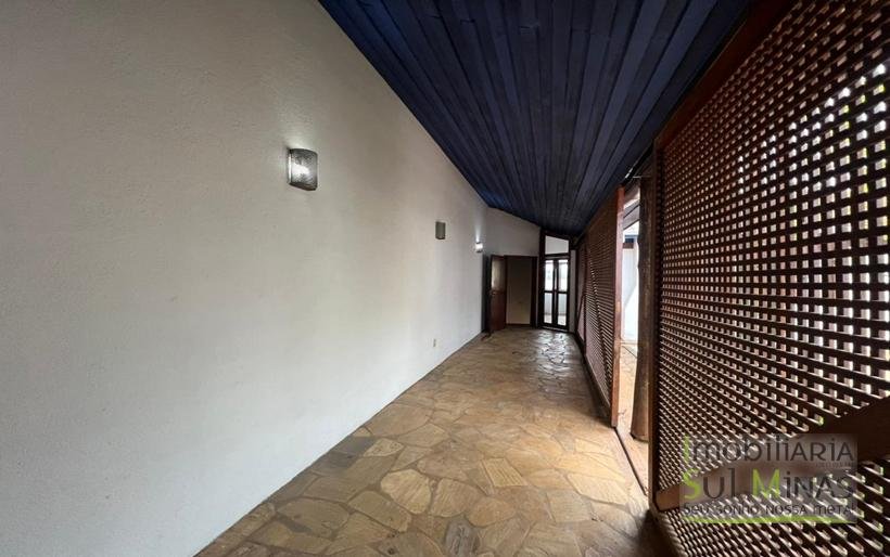 Casa Aconchegante com 186m² de construção À Venda em Cambuí MG COD2255 (22)