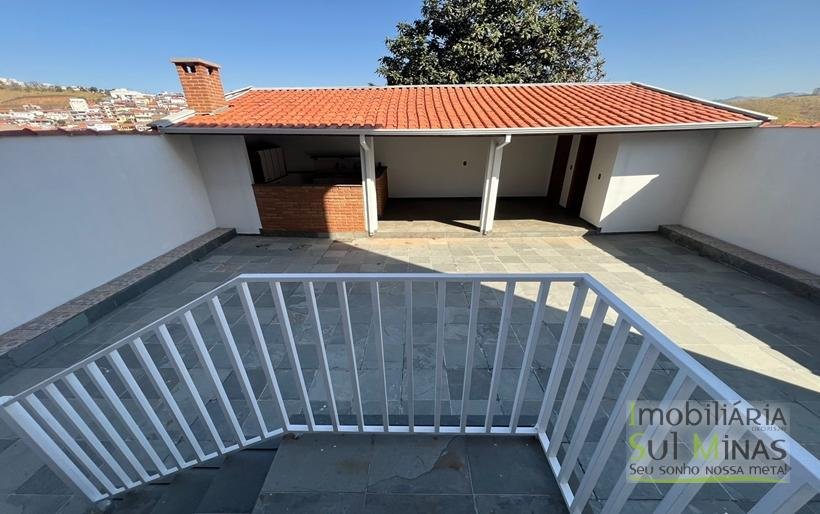 Casa de Alto padrão no centro de Cambuí MG (11)