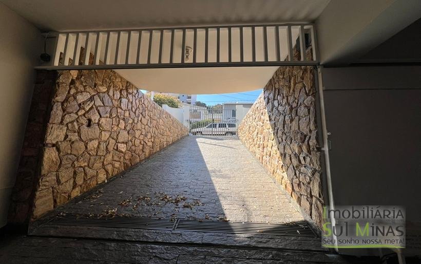 Casa de Alto padrão no centro de Cambuí MG (12)