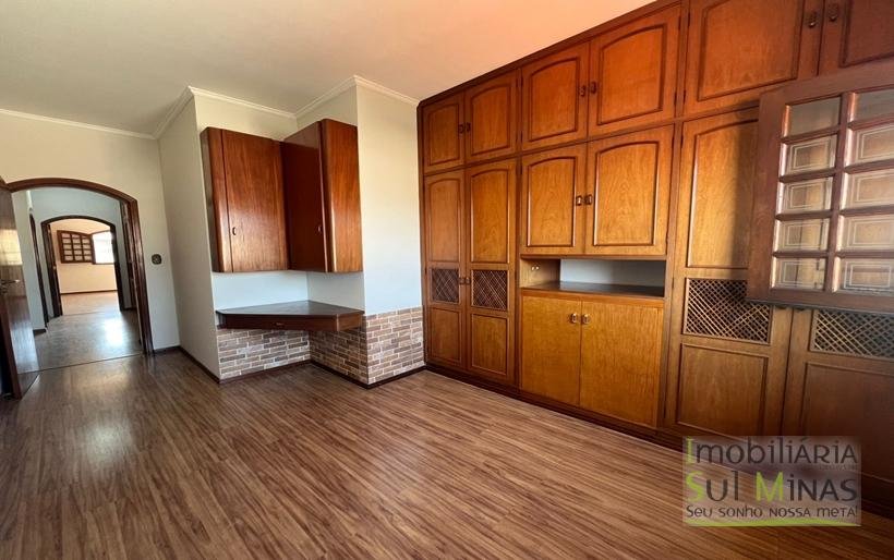 Casa de Alto padrão no centro de Cambuí MG (16)