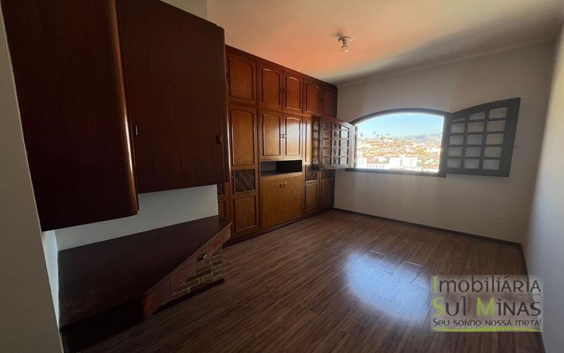 Casa de Alto padrão no centro de Cambuí MG (17)