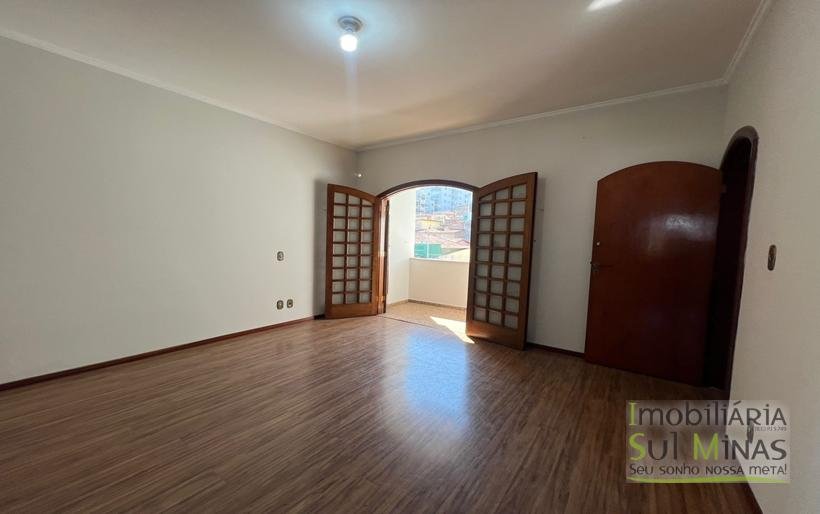 Casa de Alto padrão no centro de Cambuí MG (23)