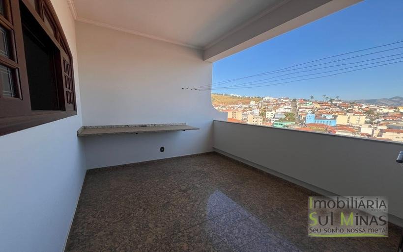 Casa de Alto padrão no centro de Cambuí MG (26)